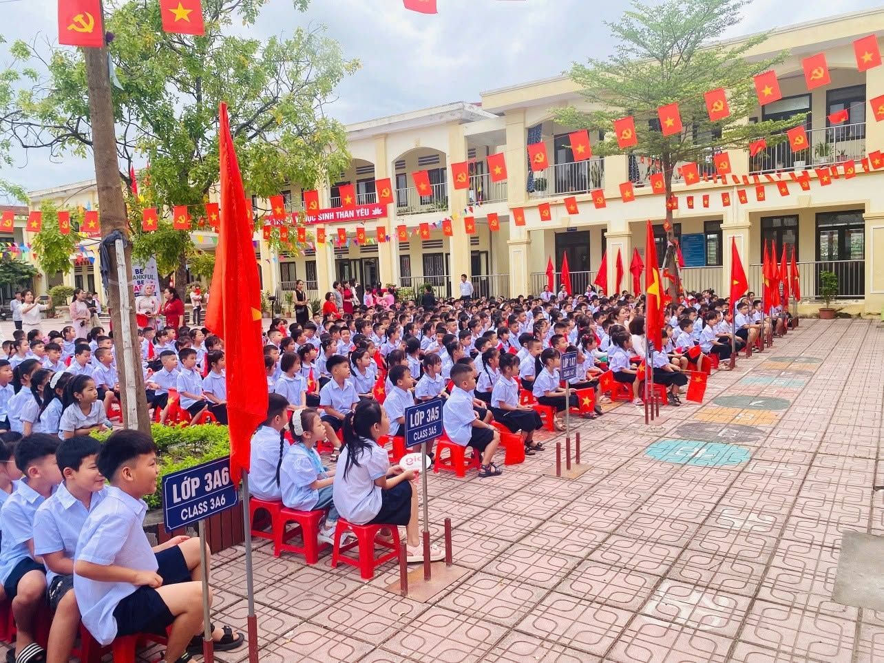 Rực rỡ sắc màu các hoạt động ngoại khóa và phong trào thi đua nổi bật của học sinh 2 793069760 122111214099438802 8844338932389063665 n
